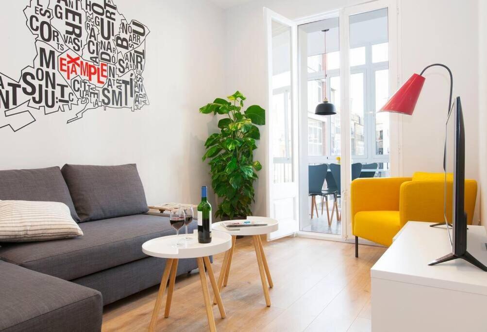 Perfectly Located 4Bed 4Bath Apartment In Barcelona 3 1 Exterior photo