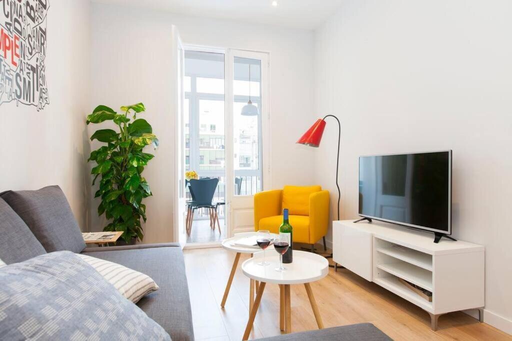 Perfectly Located 4Bed 4Bath Apartment In Barcelona 3 1 Exterior photo