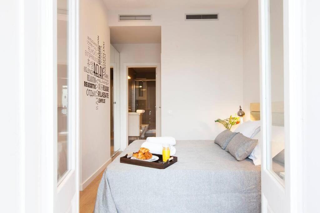 Perfectly Located 4Bed 4Bath Apartment In Barcelona 3 1 Exterior photo