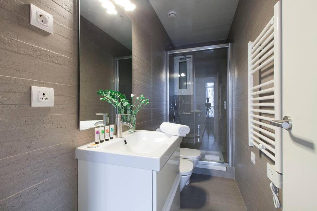 Perfectly Located 4Bed 4Bath Apartment In Barcelona 3 1 Exterior photo