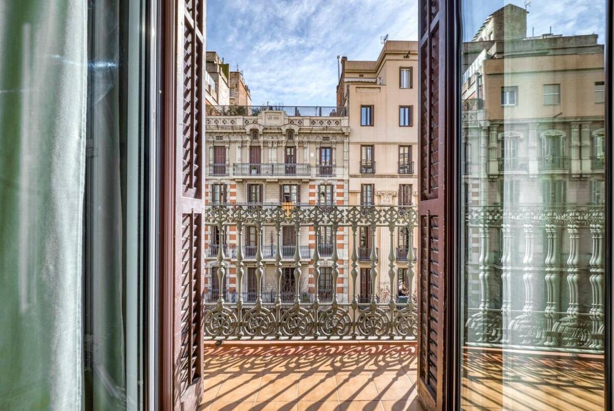 Perfectly Located 4Bed 4Bath Apartment In Barcelona 3 1 Exterior photo